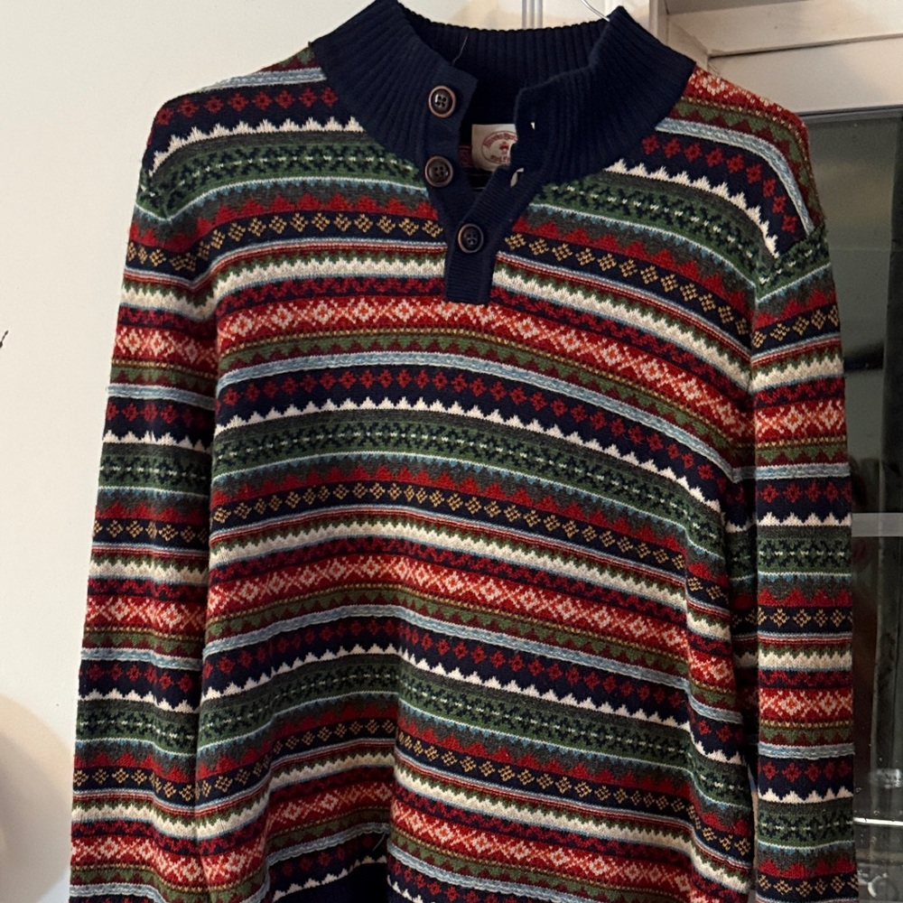 Brooks Brothers Navy and Red Patterned Crewneck Sweater